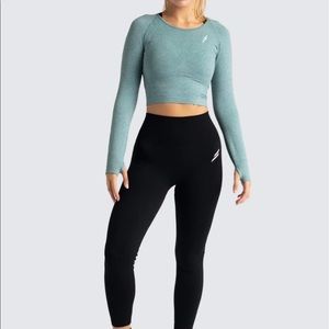 Doyoueven long sleeve crop